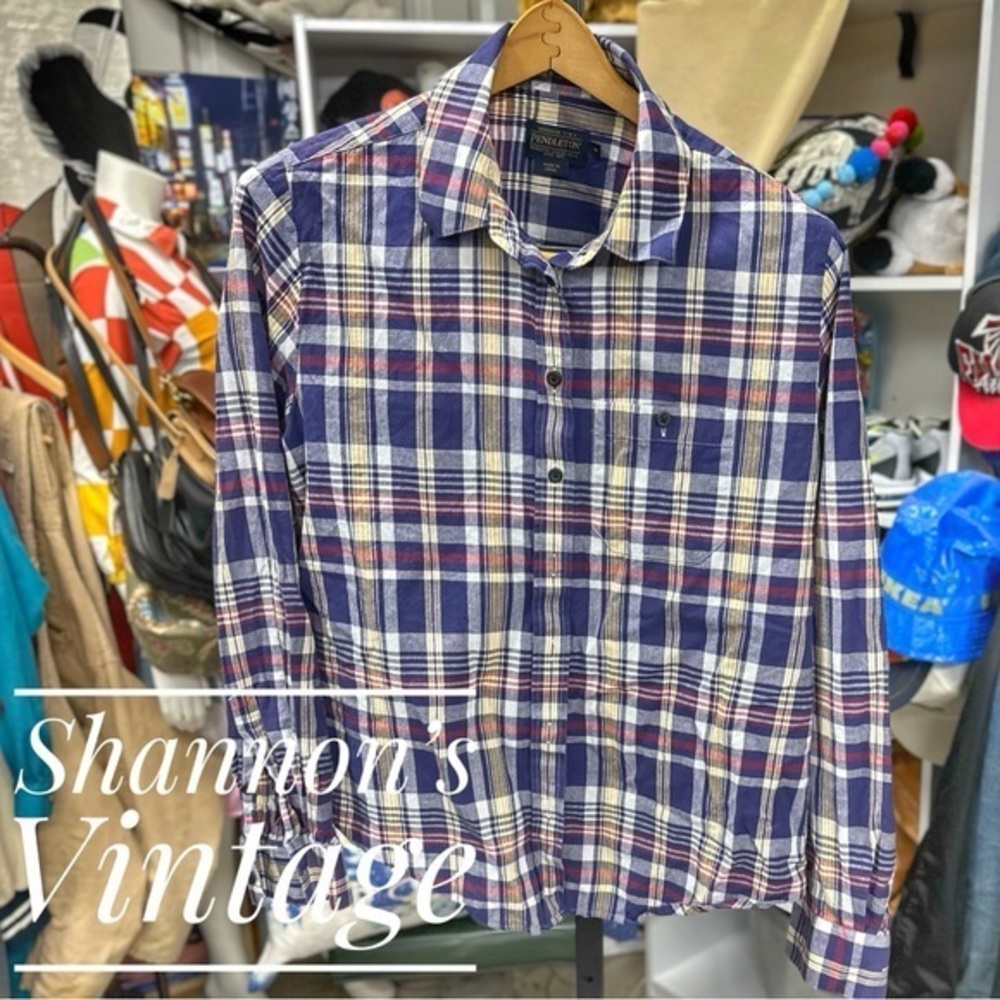 Pendleton women’s sz medium button shirt A7